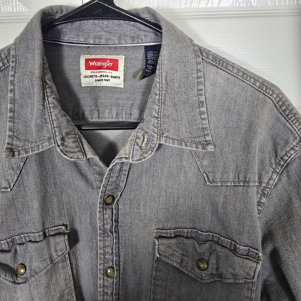 Wrangler Greensboro Men's Large Grey Denim Distressed Pearl Snap Long Sleeve